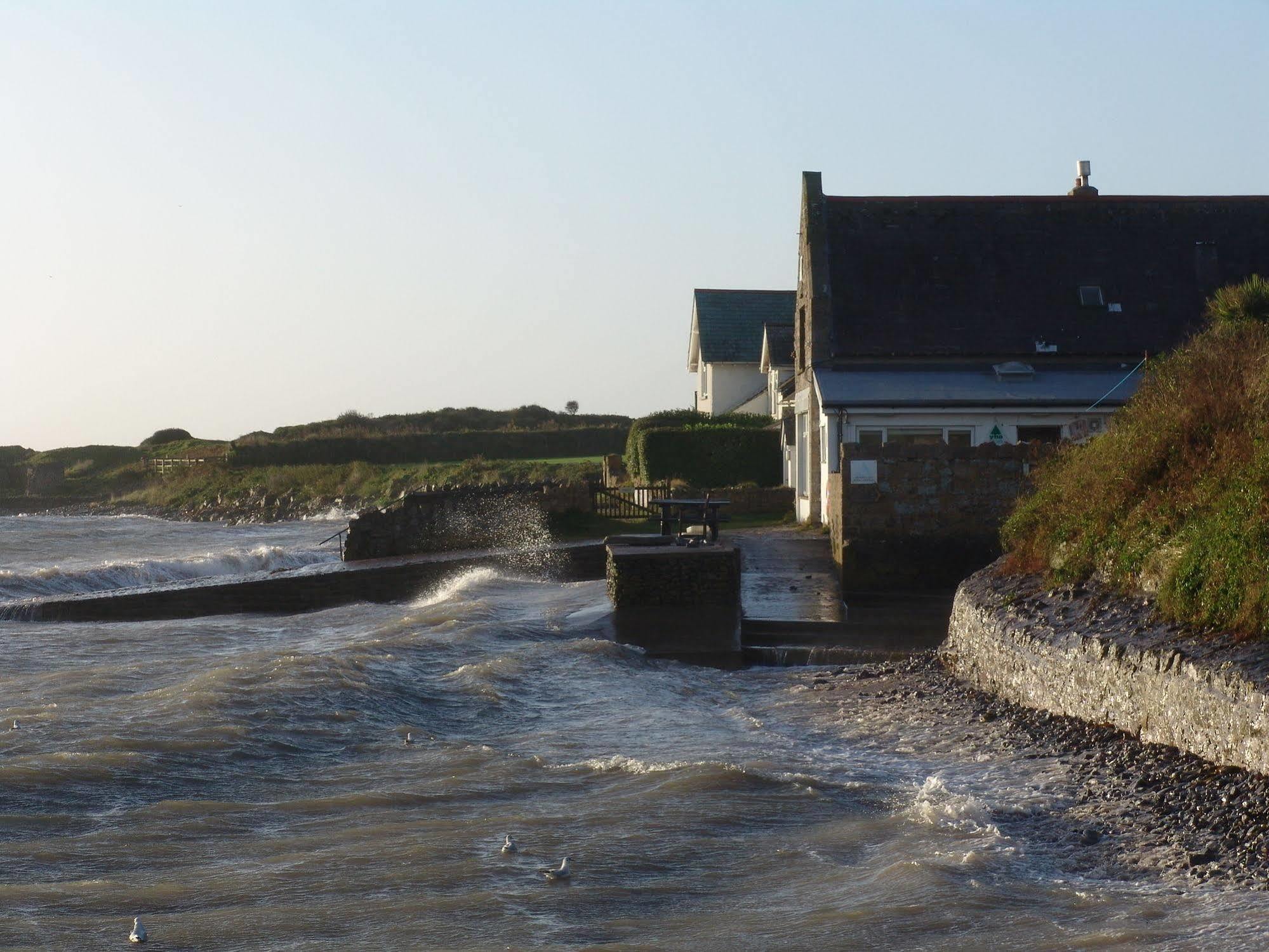 Auberge de jeunesse Yha Port Eynon Extérieur photo