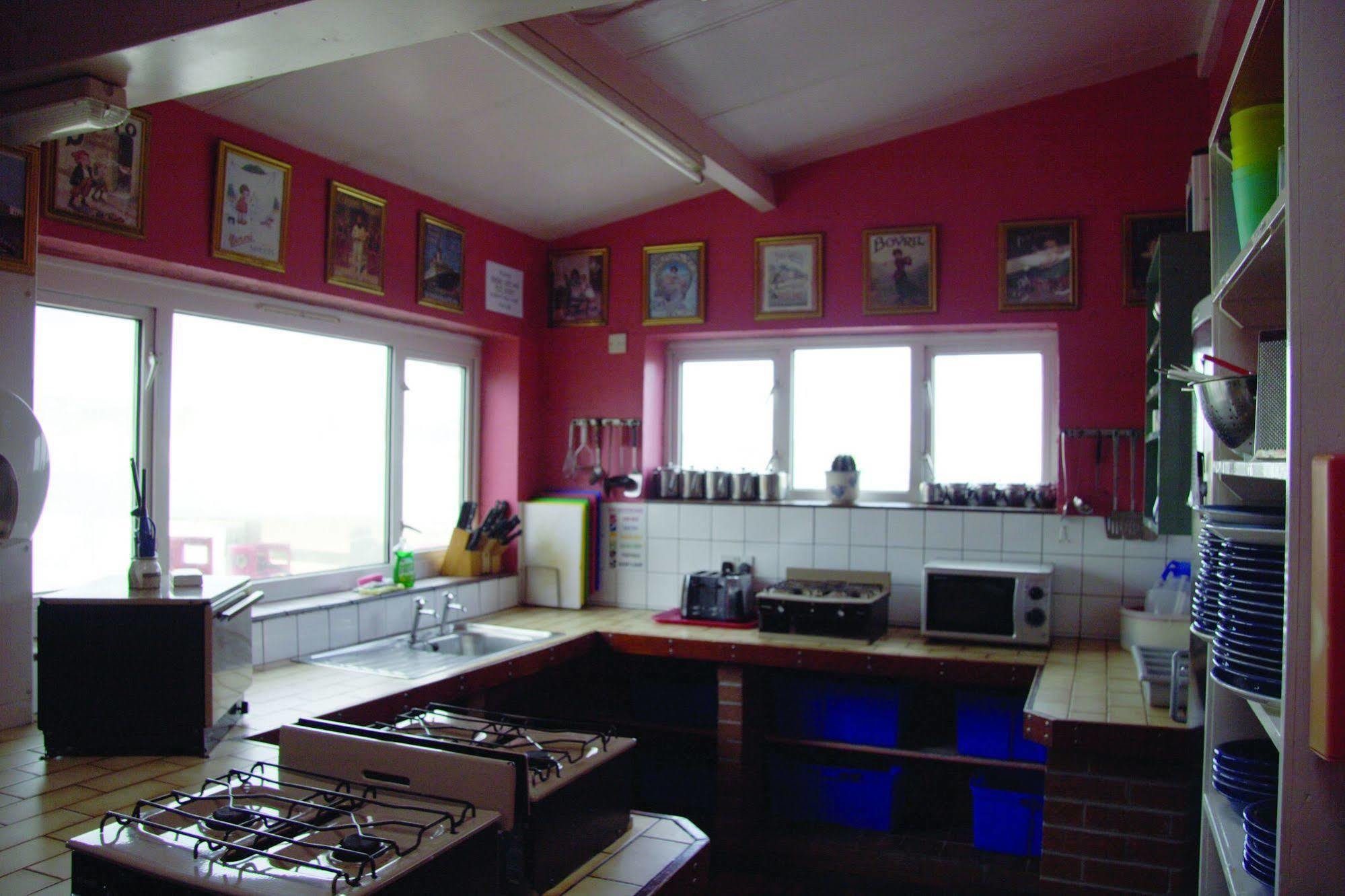 Auberge de jeunesse Yha Port Eynon Extérieur photo